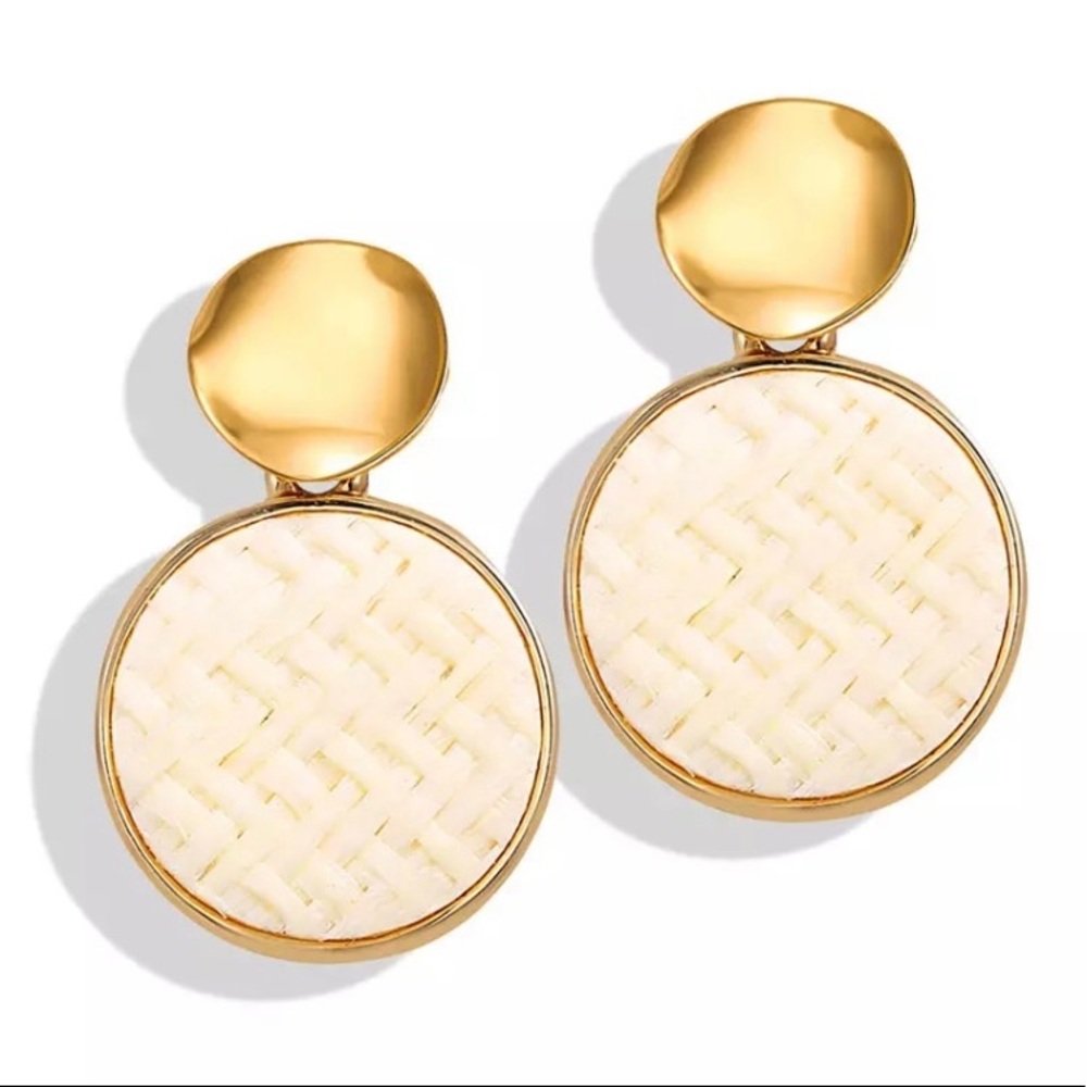 Knit Gold Drop Earrings 🎁 ALL EARRINGS - 3/$55 OR 5/$70 🎁